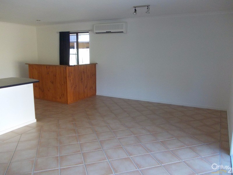 50 Lake Entrance Bvd, Noosaville QLD 4566