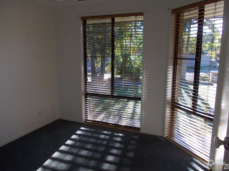 50 Lake Entrance Bvd, Noosaville QLD 4566