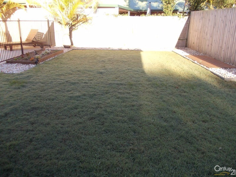 50 Lake Entrance Bvd, Noosaville QLD 4566