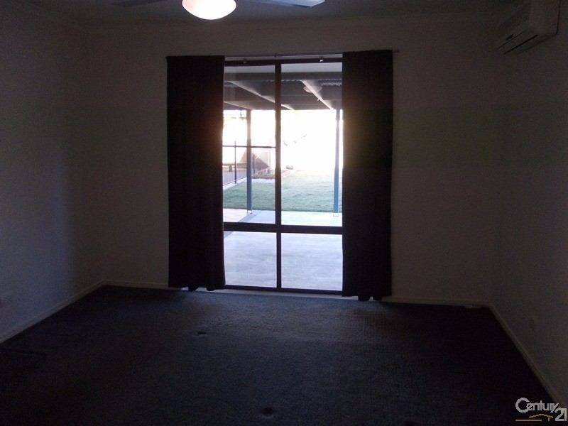 50 Lake Entrance Bvd, Noosaville QLD 4566