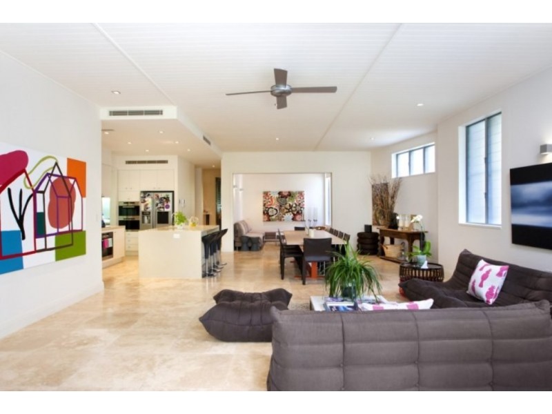 1/8 Serenity Close, Noosa Heads QLD 4567