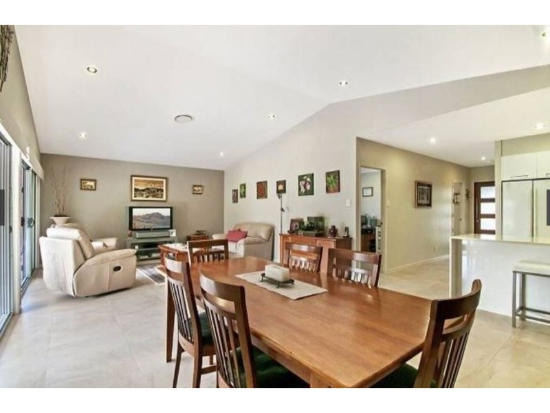 6 Pebble Court, Peregian Springs QLD 4573