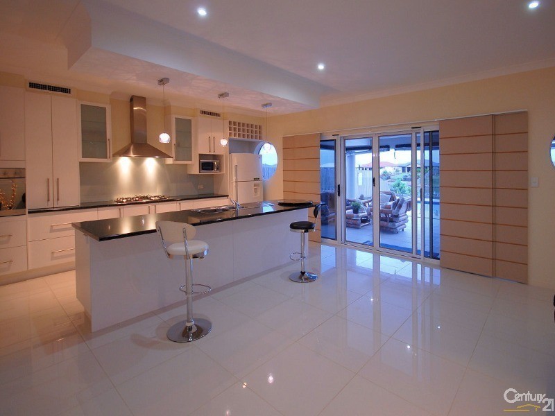 71 Endeavour Way, Eli Waters QLD 4655