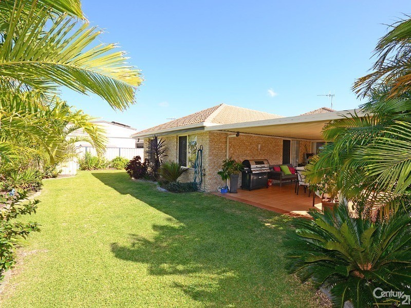 29 Lucas Drive, Burrum Heads QLD 4659