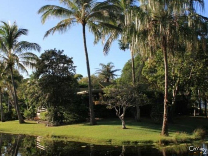 Villa 24 / 1 Shell Street, Urangan QLD 4655