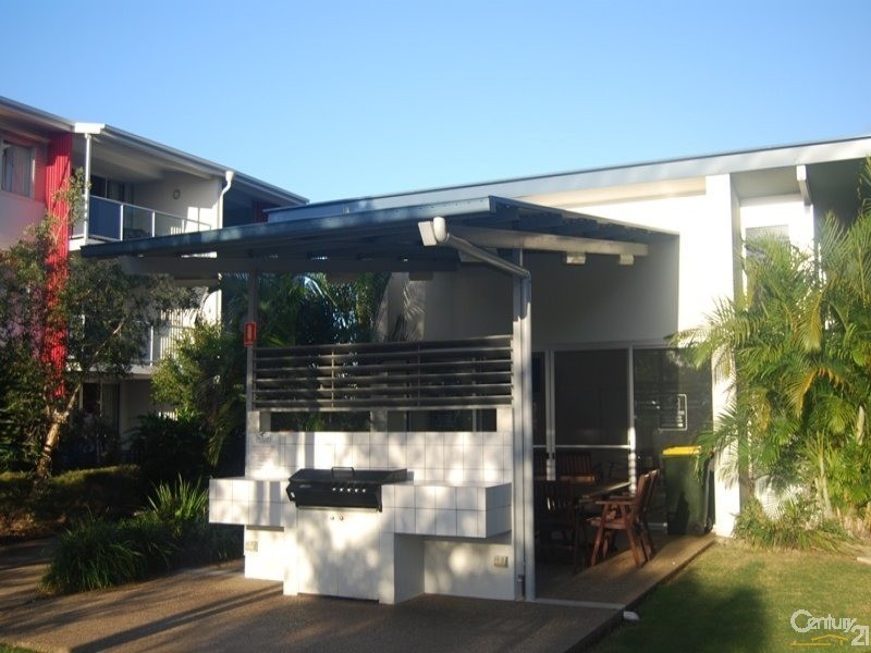U 49 / 68 Pulgul St, Urangan QLD 4655