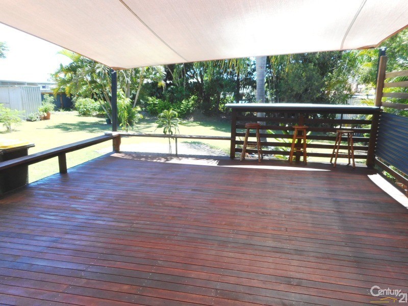 57 Glenray Street, Urangan QLD 4655