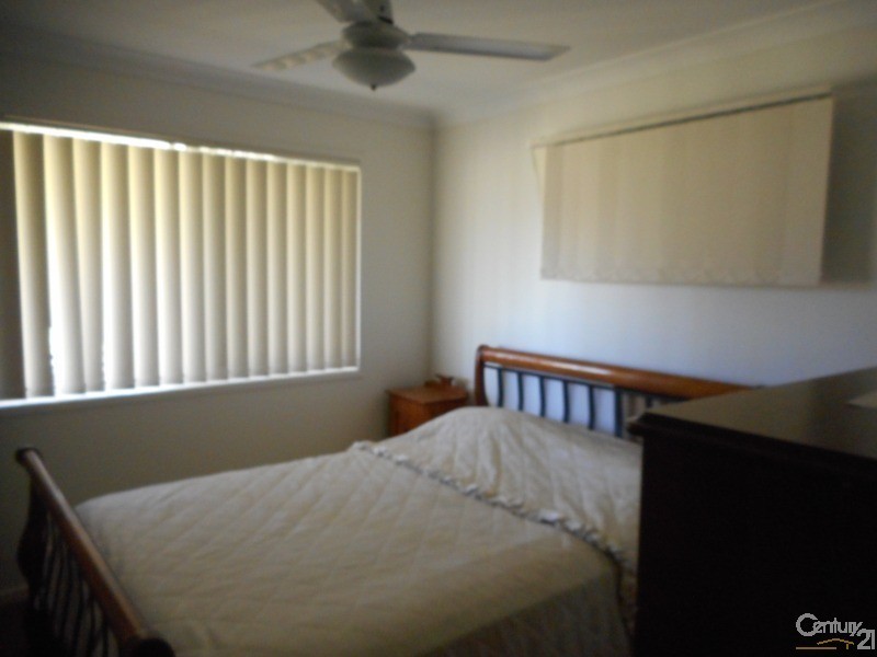 57 Glenray Street, Urangan QLD 4655