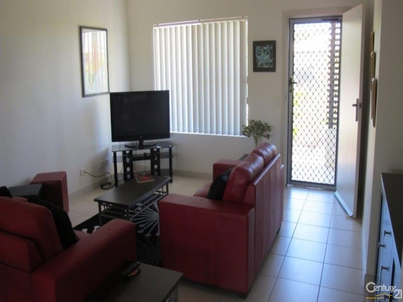 Unit 13 / 230 Pulgul St, Urangan QLD 4655