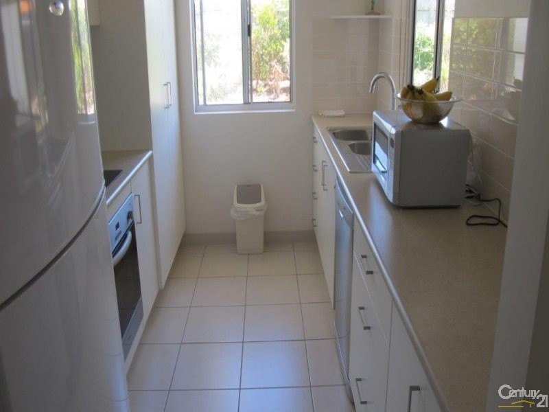 Unit 13 / 230 Pulgul St, Urangan QLD 4655