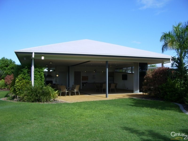 Unit 13 / 230 Pulgul St, Urangan QLD 4655