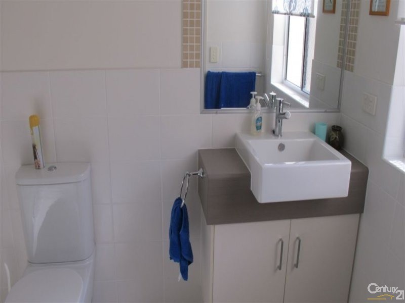 Unit 13 / 230 Pulgul St, Urangan QLD 4655