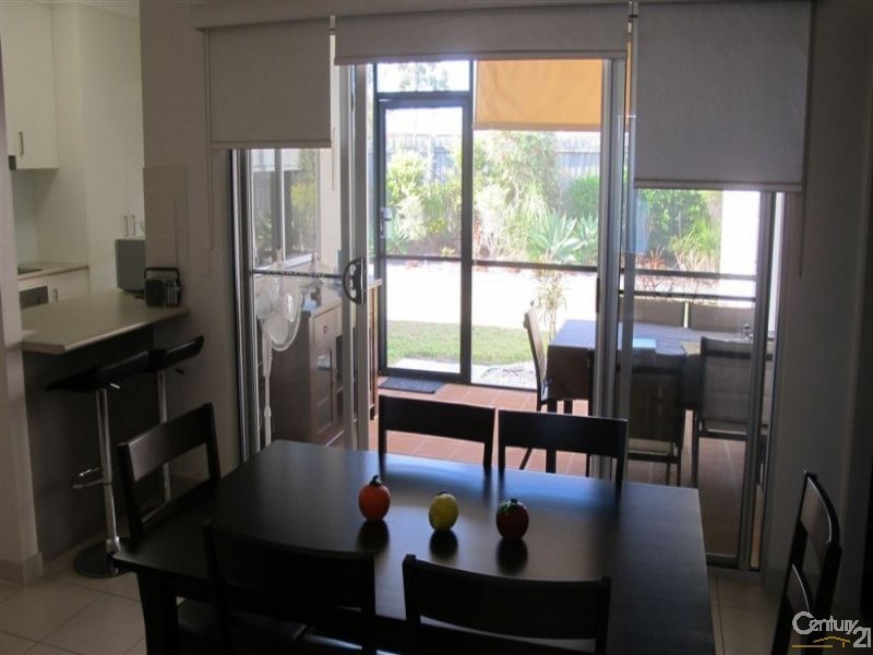 Unit 13 / 230 Pulgul St, Urangan QLD 4655