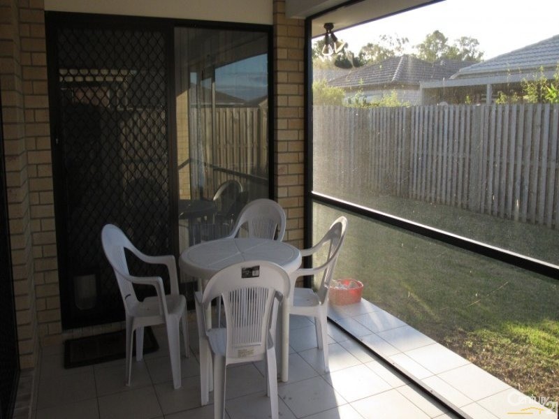 5 Burke Court, Urraween QLD 4655