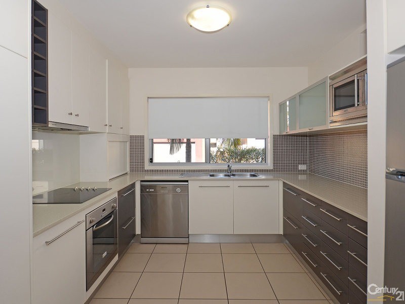 30/136 Pulgul Street, Urangan QLD 4655
