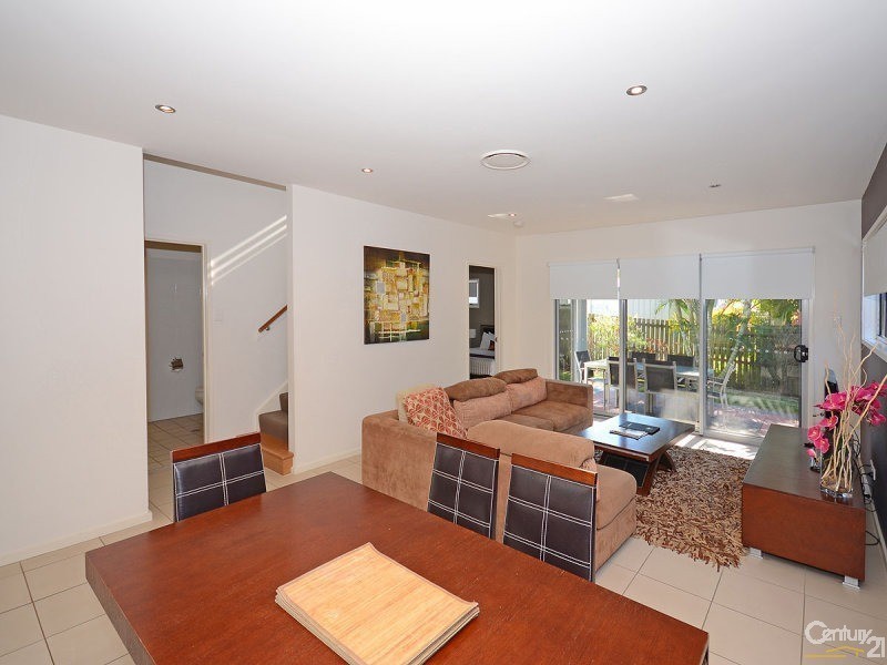 30/136 Pulgul Street, Urangan QLD 4655