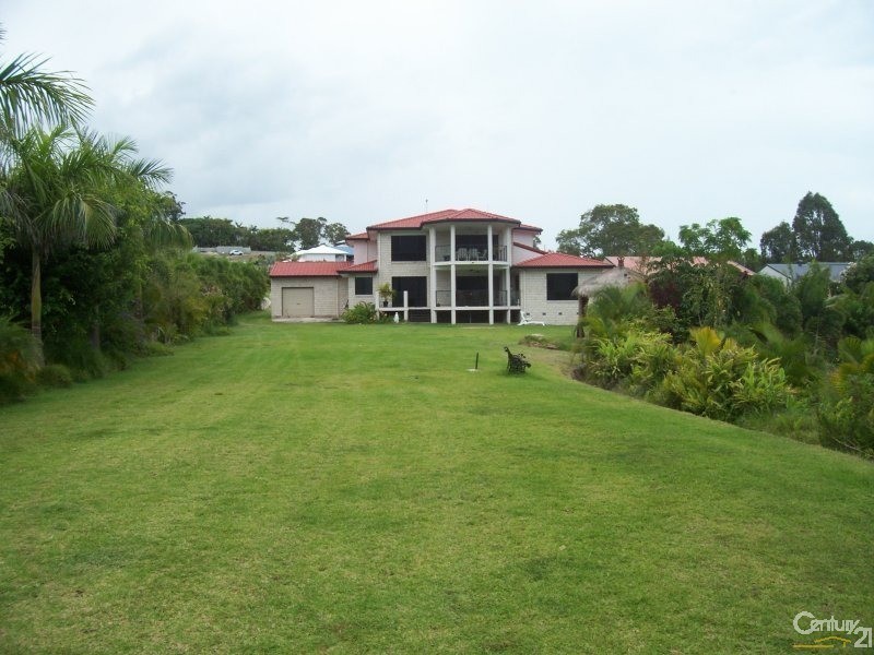 6 Mac Stocks Drive, Dundowran Beach QLD 4655