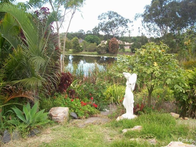 6 Mac Stocks Drive, Dundowran Beach QLD 4655