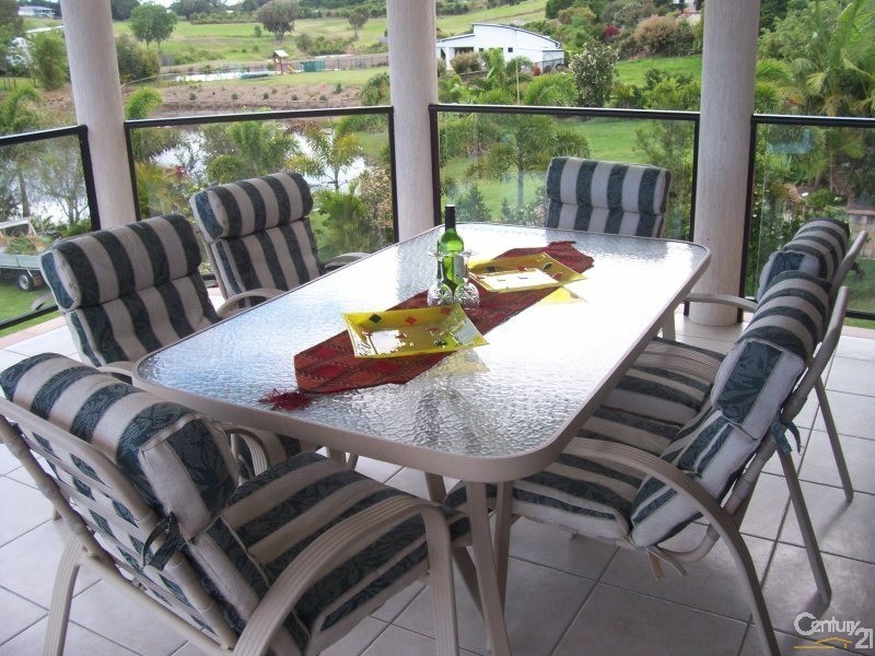 6 Mac Stocks Drive, Dundowran Beach QLD 4655