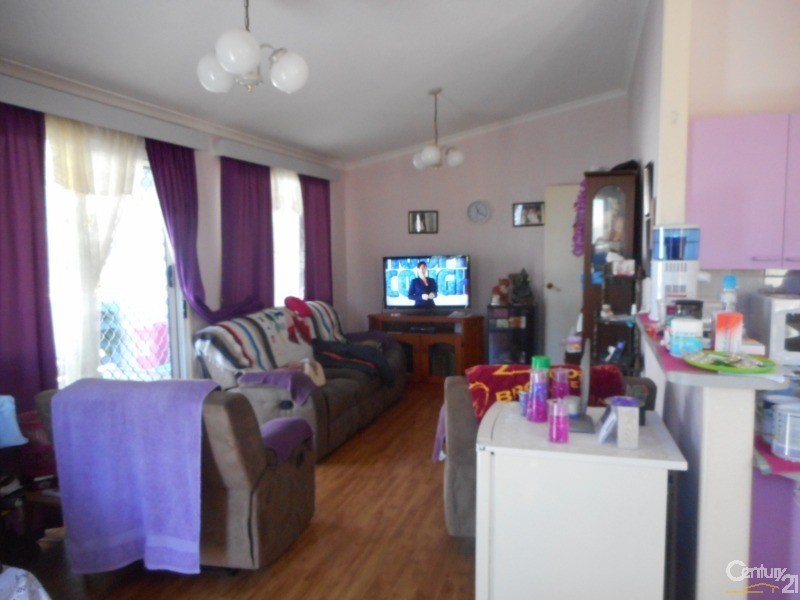 90 Cherry Street, Eli Waters QLD 4655