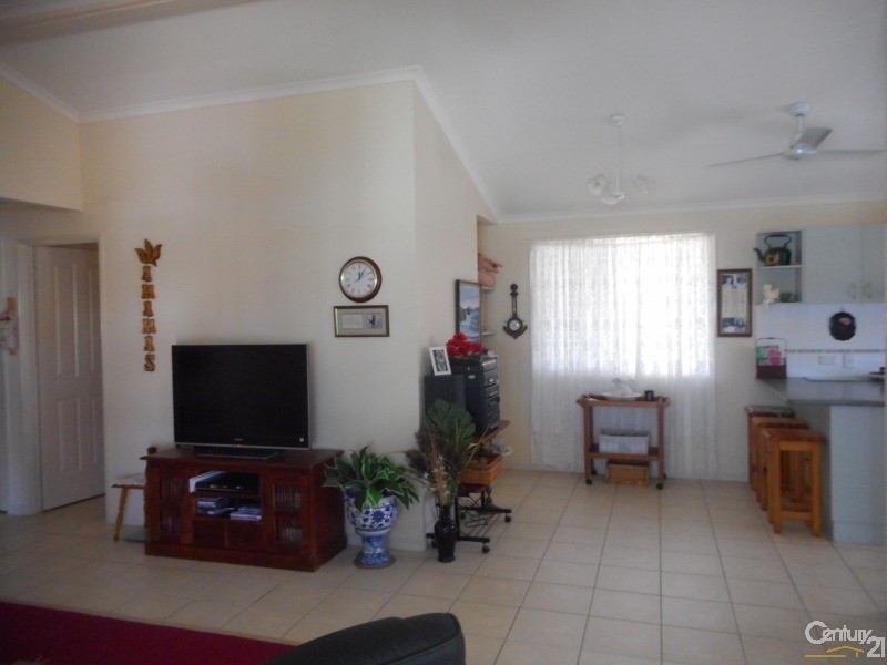 91 Cherry Street, Eli Waters QLD 4655