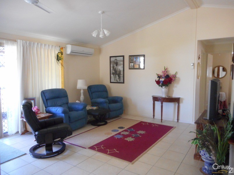 91 Cherry Street, Eli Waters QLD 4655