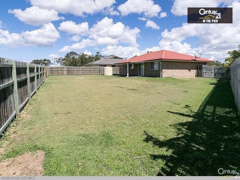 30 Topaz Circuit, Urangan QLD 4655