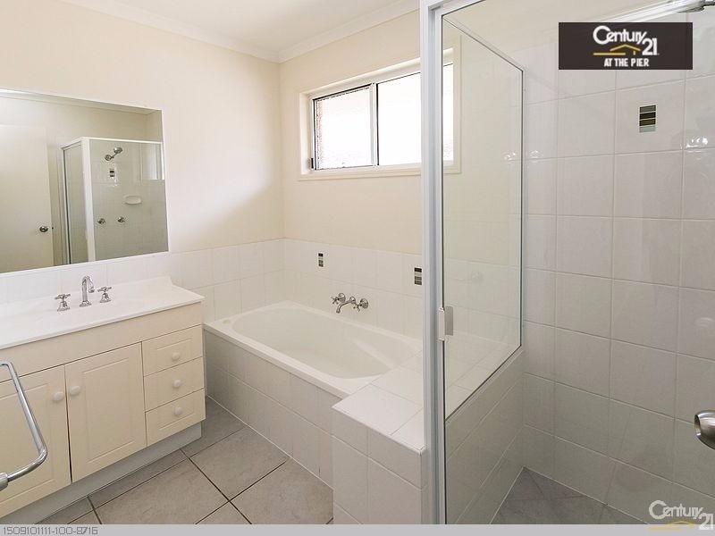 30 Topaz Circuit, Urangan QLD 4655