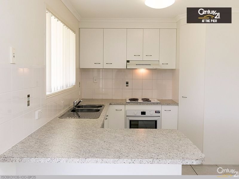 30 Topaz Circuit, Urangan QLD 4655