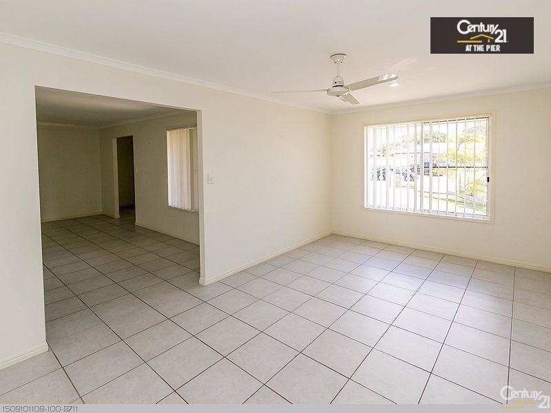 30 Topaz Circuit, Urangan QLD 4655