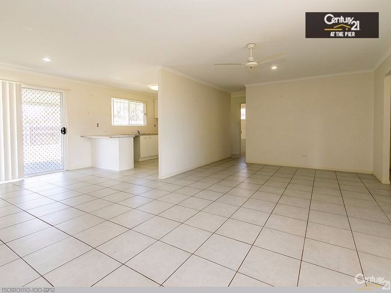 30 Topaz Circuit, Urangan QLD 4655