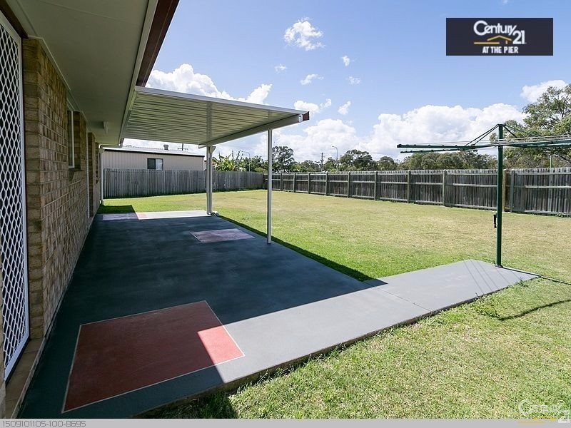 30 Topaz Circuit, Urangan QLD 4655