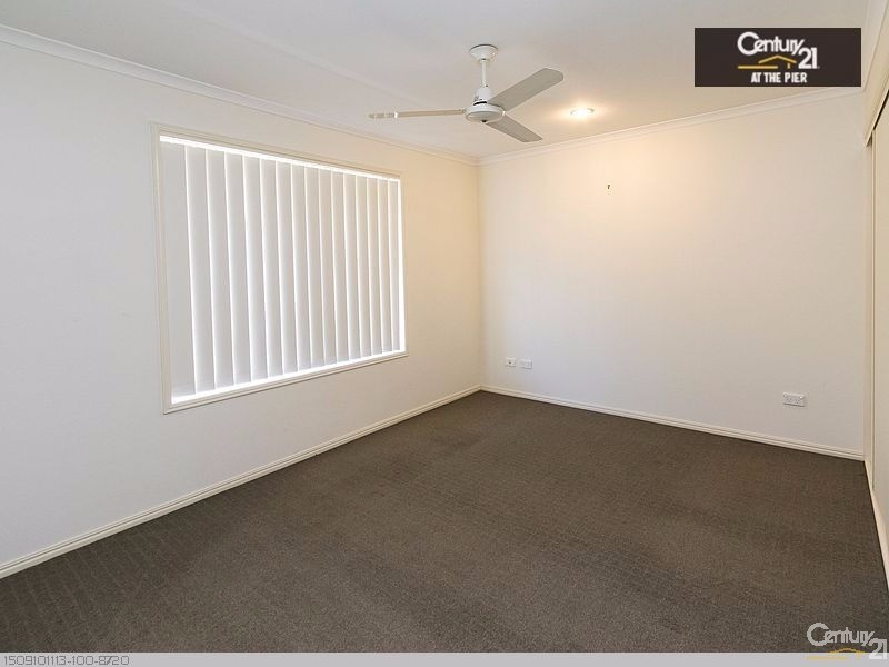 30 Topaz Circuit, Urangan QLD 4655