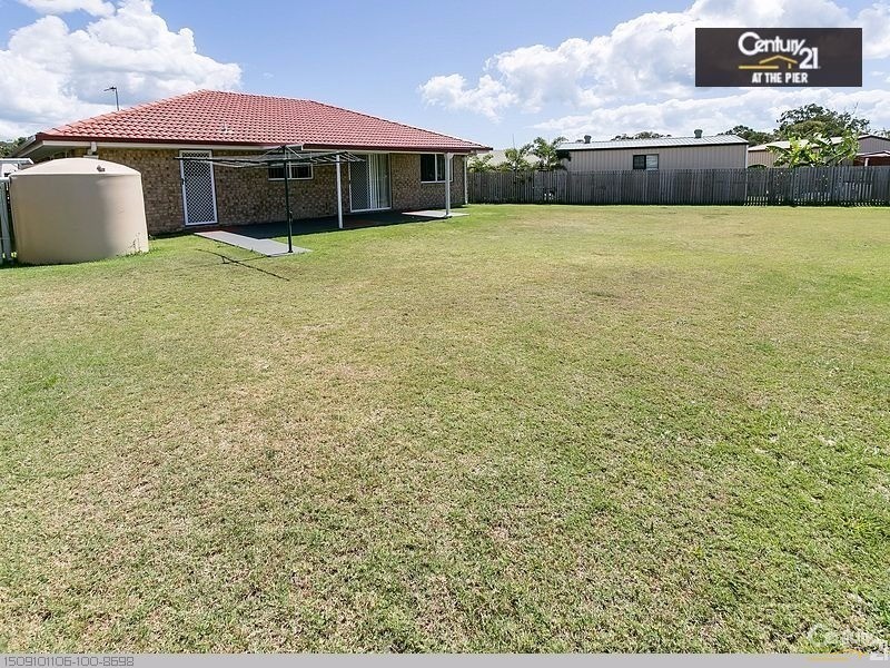30 Topaz Circuit, Urangan QLD 4655