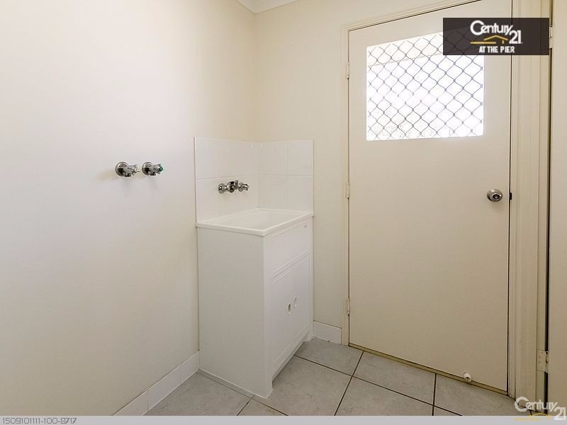 30 Topaz Circuit, Urangan QLD 4655
