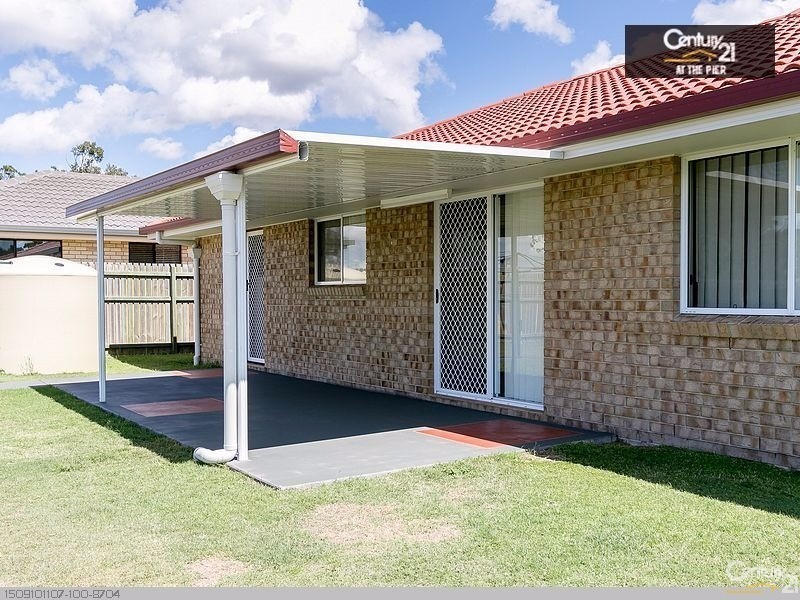 30 Topaz Circuit, Urangan QLD 4655