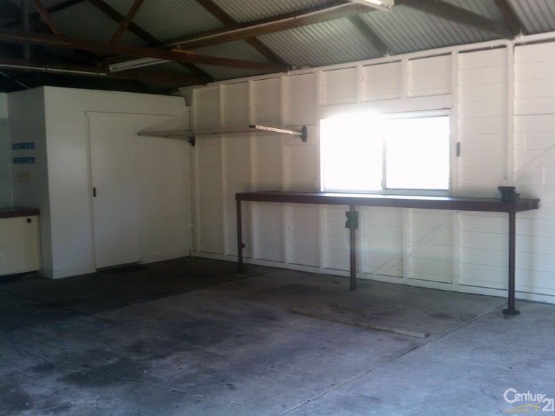 77 Esplanade, Point Vernon QLD 4655