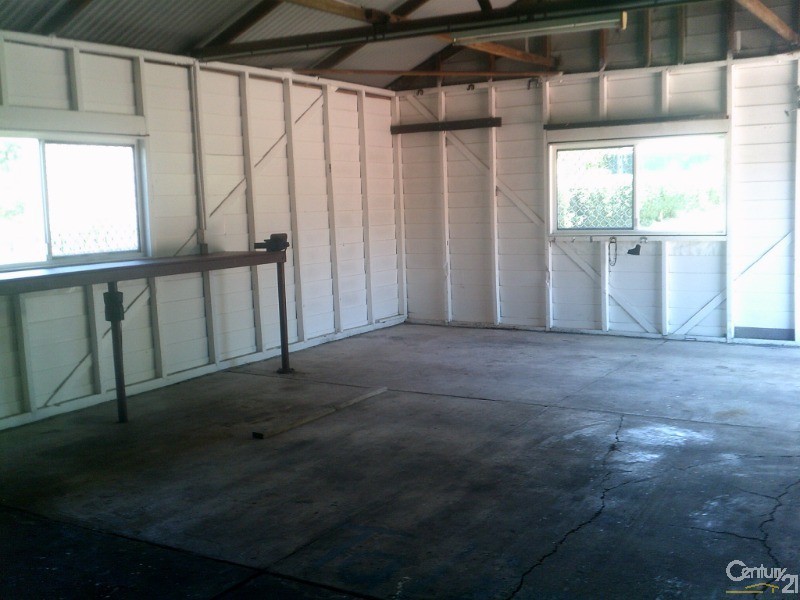 77 Esplanade, Point Vernon QLD 4655