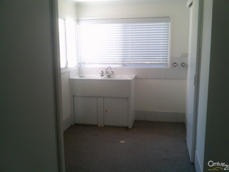 77 Esplanade, Point Vernon QLD 4655