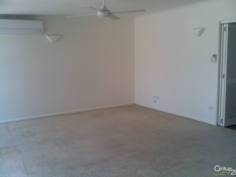 77 Esplanade, Point Vernon QLD 4655