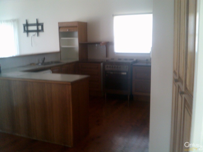 77 Esplanade, Point Vernon QLD 4655