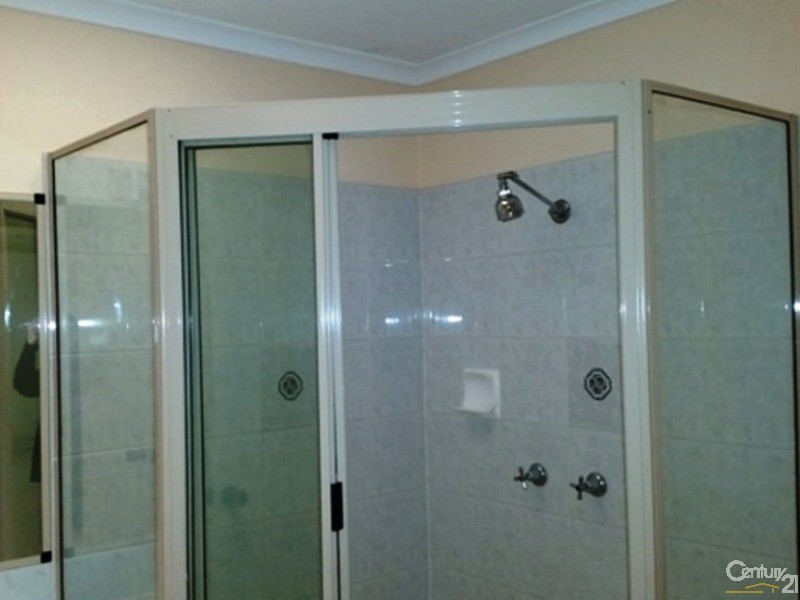 1/5 Ian Street, Kawungan QLD 4655