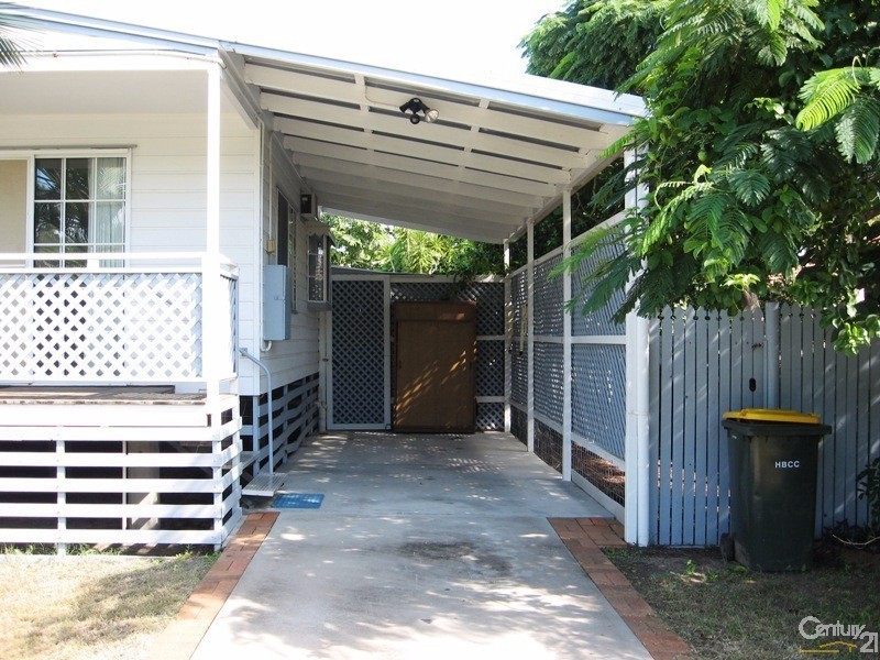 47 William Street, Urangan QLD 4655