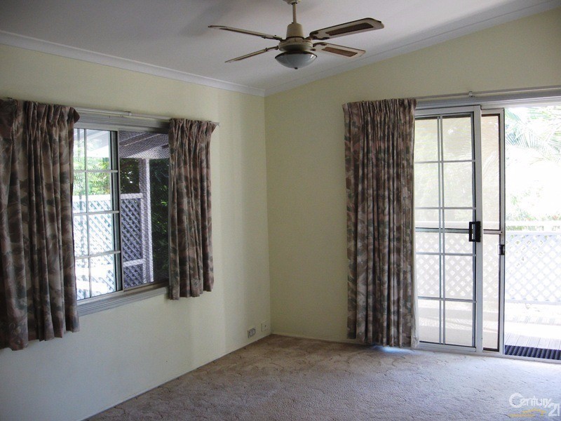 47 William Street, Urangan QLD 4655