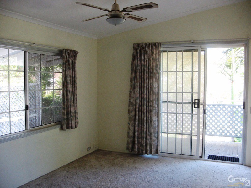 47 William Street, Urangan QLD 4655