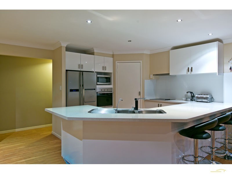 3 Couran Court, Redland Bay QLD 4165