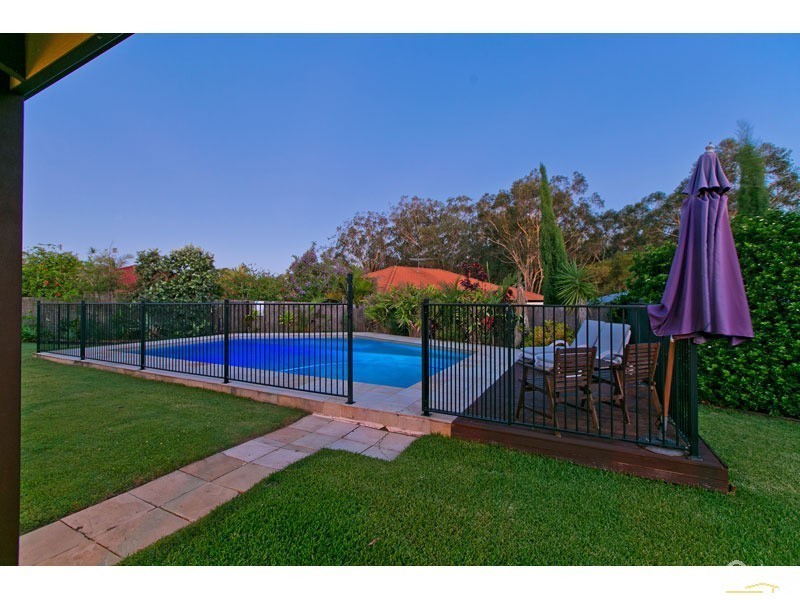 3 Couran Court, Redland Bay QLD 4165