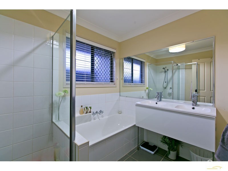 3 Couran Court, Redland Bay QLD 4165