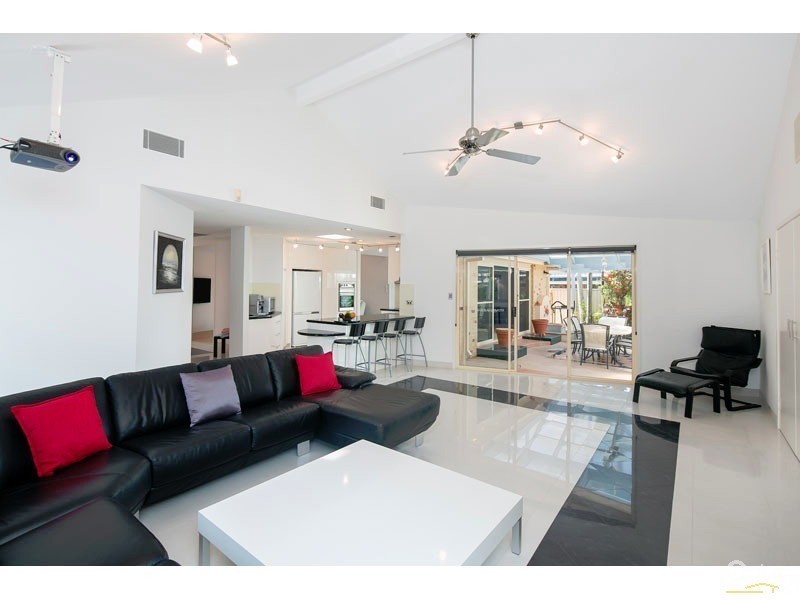 17 Adrian Street, Victoria Point QLD 4165