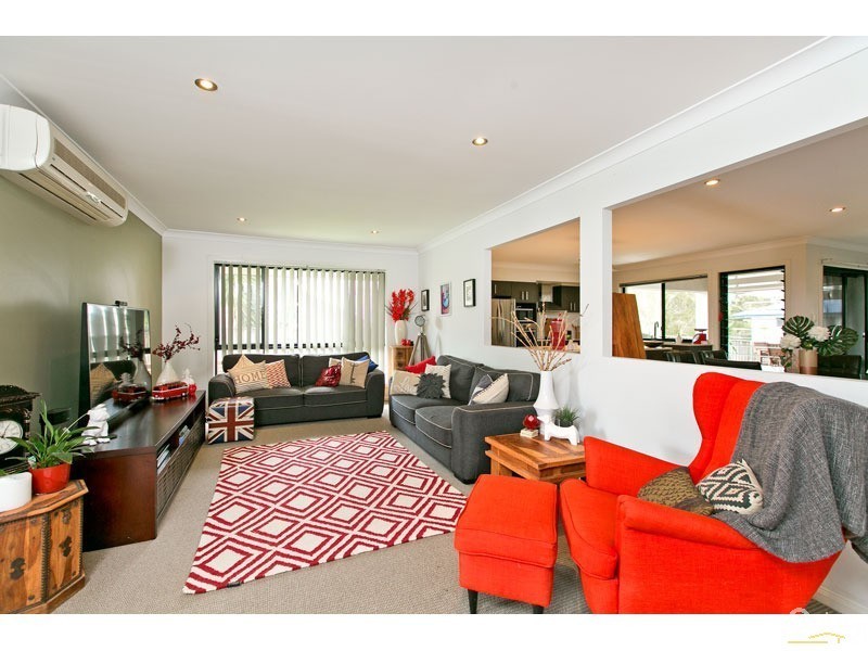 58 Ebony Crescent, Redland Bay QLD 4165